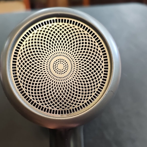 Wavytalk Ionic Hair Dryer w/ Diffuser - Picture 3 of 6